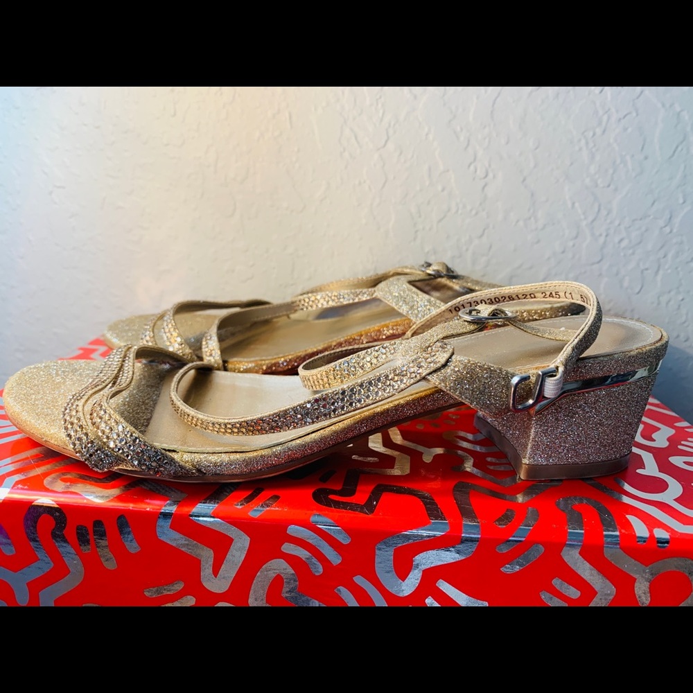 🌹3/$12 DARMMD Women's shoes Tan. Size : 6M
